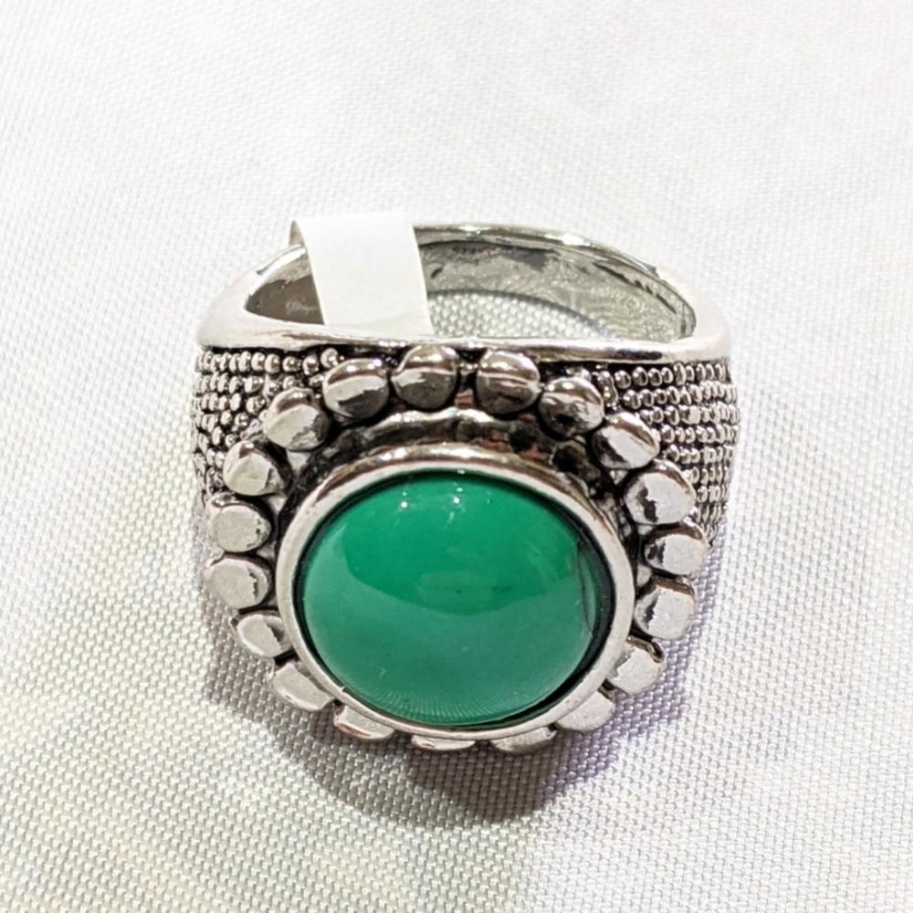 Women stabilized turquoise ring